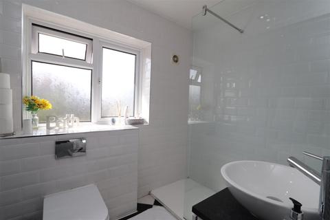 3 Oakbank, Hutton, Brentwood, CM13 1DN