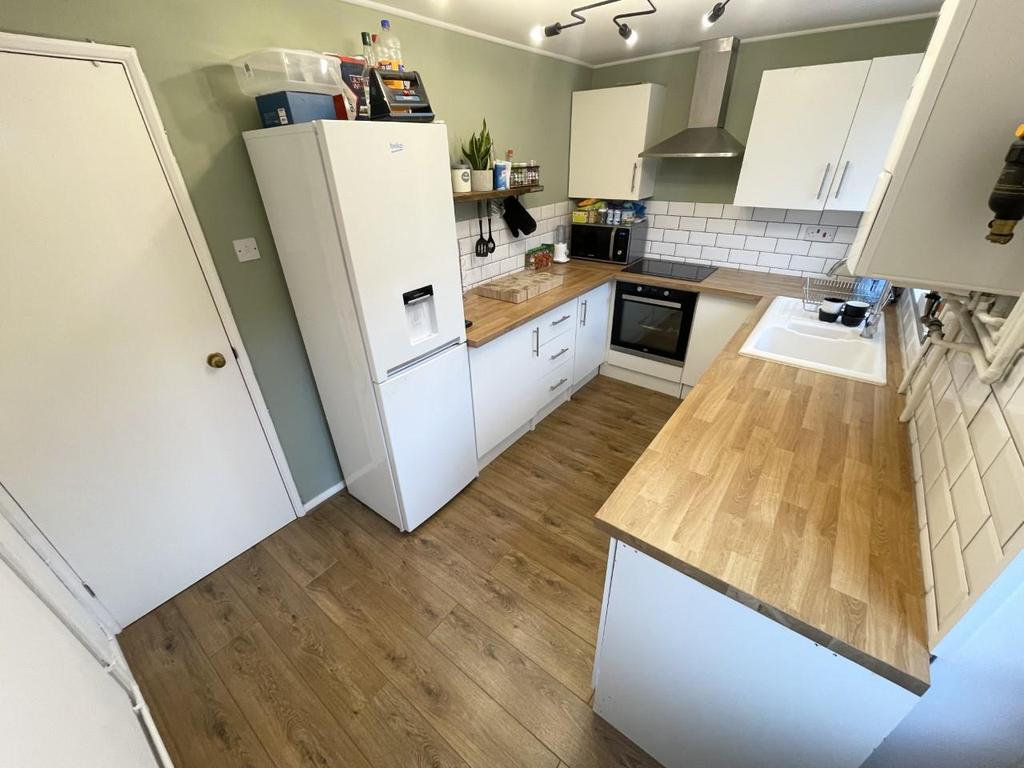 Deerhurst Place, Quedgeley, Gloucester 2 bed terraced house £215,000
