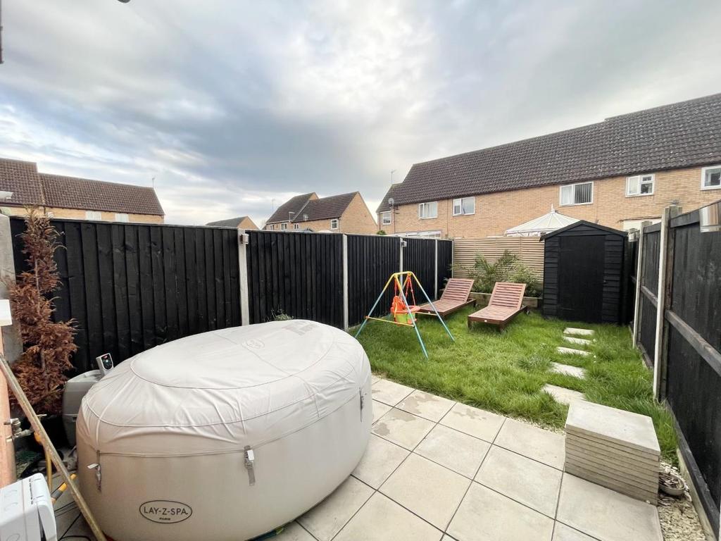 Deerhurst Place, Quedgeley, Gloucester 2 bed terraced house £215,000