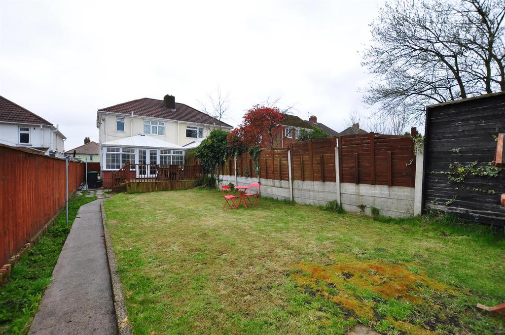 Throne Crescent, Rowley Regis 3 bed semidetached house for sale £245,000