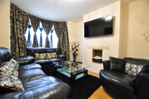 3 bedroom semi-detached house for sale - Throne Crescent, Rowley Regis