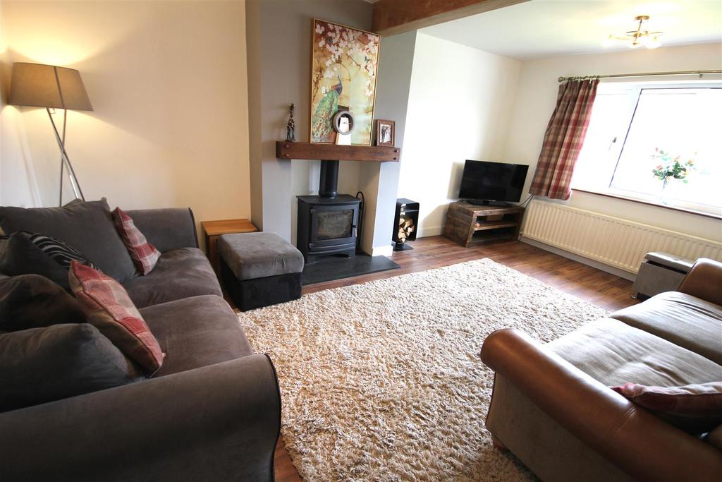 Ness Grove, Cheadle 3 bed detached house £244,995