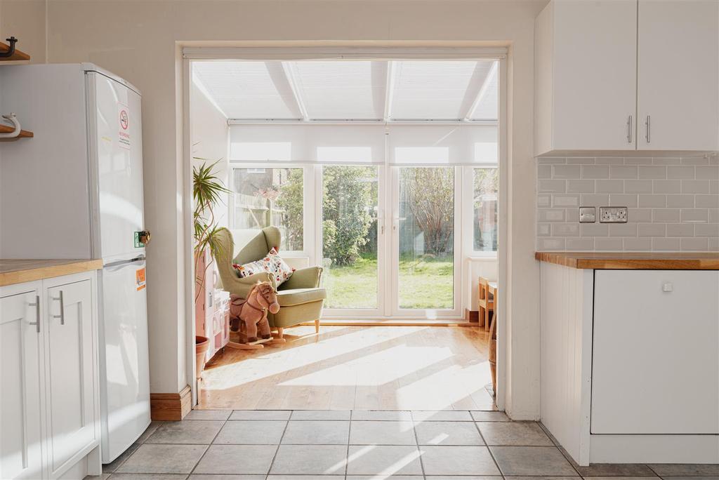 Shirley Avenue, Redhill 4 bed house £550,000
