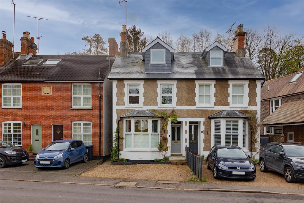 Mid Street, South Nutfield, Redhill 4 bed house £650,000