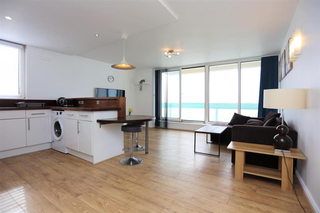 Chartwell Court Russell Square Brighton 1 bed flat £1 700 pcm (£392 pw)