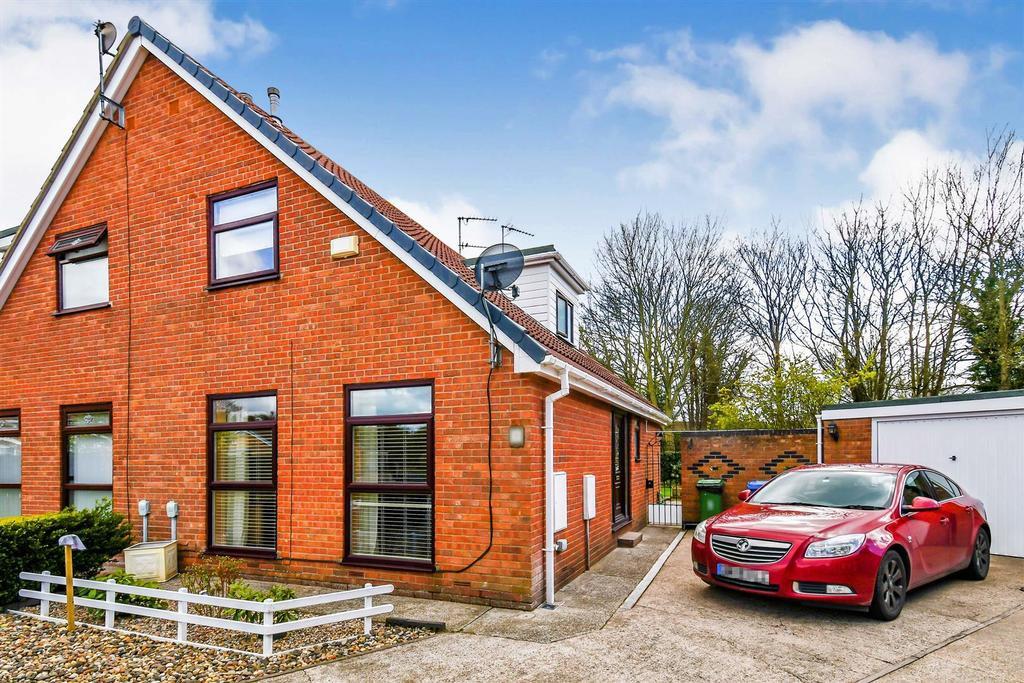 Chestnut Avenue, Hedon 2 bed semidetached bungalow £189,995