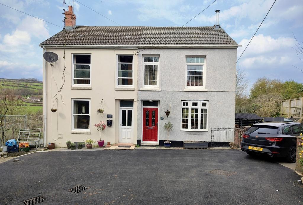 Kidwelly CARMARTHENSHIRE 3 bed semidetached house for sale £210,000