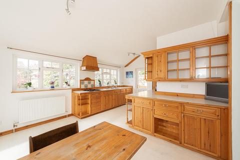 11 Dudley Grove, Epsom, KT18 7NB
