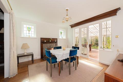 11 Dudley Grove, Epsom, KT18 7NB
