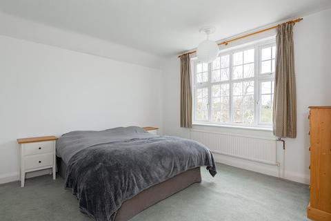 11 Dudley Grove, Epsom, KT18 7NB
