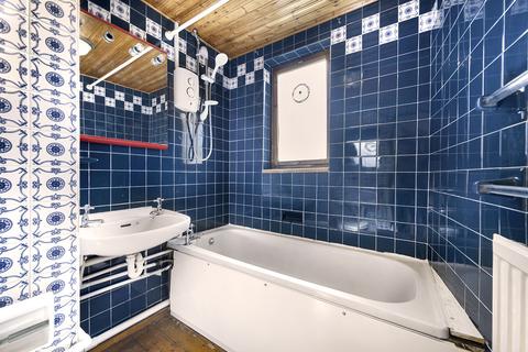 17 Trecastle Way, London, N7 0EL