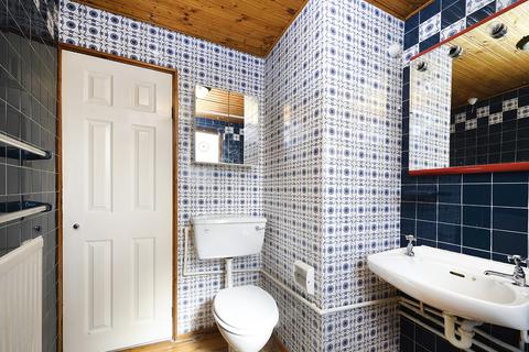 17 Trecastle Way, London, N7 0EL