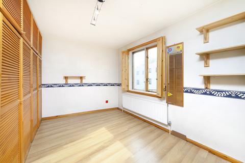 17 Trecastle Way, London, N7 0EL