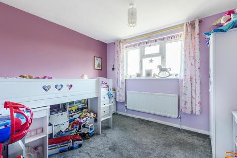 17 Alderley Close, Carterton, OX18 3QP