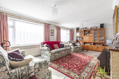 4 bedroom detached bungalow for sale - Arkell Avenue, Carterton, Oxfordshire OX18