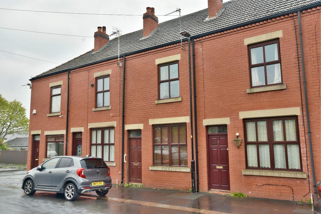 Hesketh Street, Leigh, Lancashire, WN7 2 bed terraced house £85,000