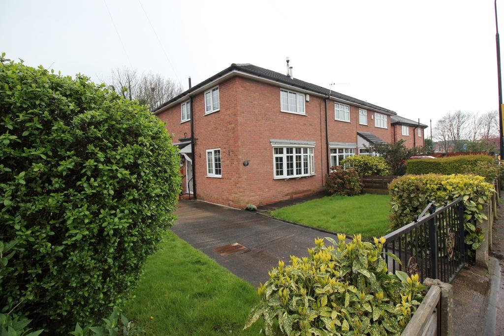 Manchester Road Partington 3 bed semidetached house £249,950