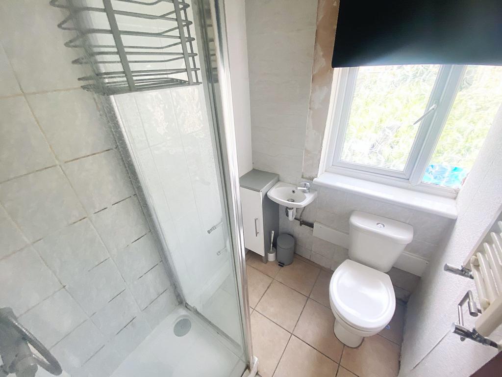 Whitehall Road, Thornton Heath, CR7 1 bed in a house share £550 pcm