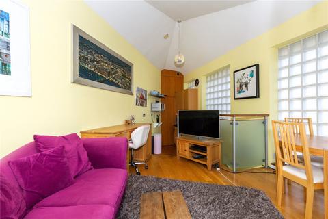 1 bedroom detached house to rent, Gillespie Road, London, N5