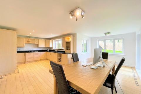 5 bedroom detached house for sale - Hornthwaite Close, Thurlstone, Sheffield, South Yorkshire