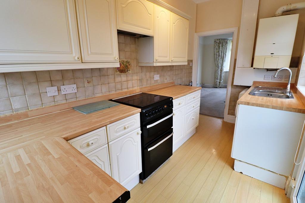 Cae Gwyn Road, Cardiff, CF14 2 bed bungalow £1,300 pcm (£300 pw)