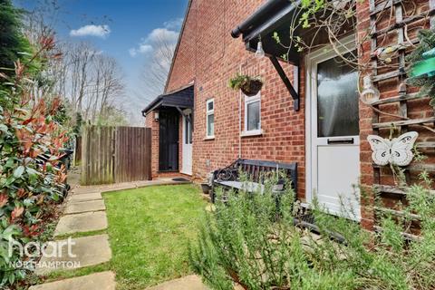 1 bedroom semi-detached house for sale - Linacre Close, Northampton