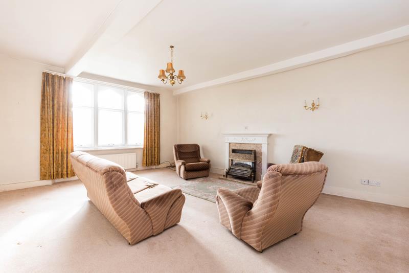 F/Floor Sitting Room