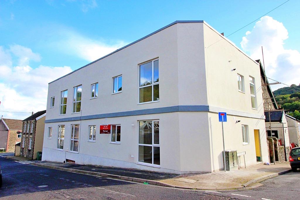 Jenkins Street, Hopkinstown, Pontypridd, CF37 2 bed flat £575 pcm (£