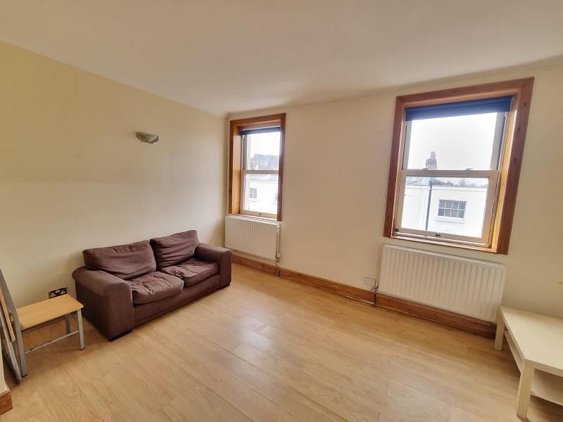 Lounge/Kitchen