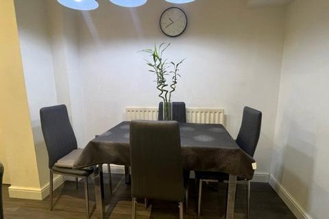 35 Bishops Castle Way, Gloucester, GL1 4DP