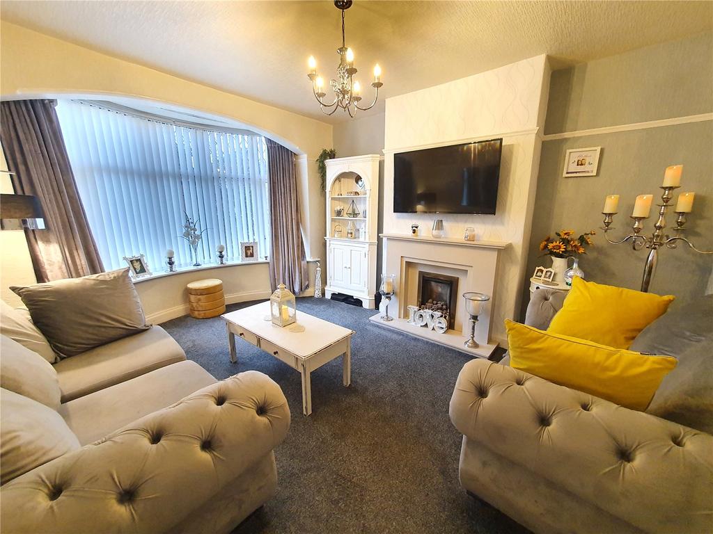 Bank Hey Lane North, Blackburn, BB1 2 bed semidetached house £155,000