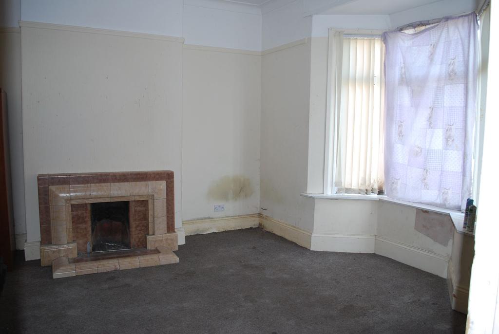 Hendon Valley Road, Hendon... 3 bed bungalow £20,000