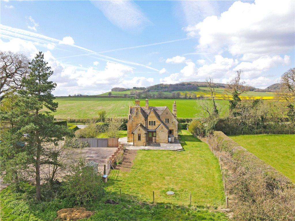 Dumbleton, Evesham, Gloucestershire... 4 bed detached house £1,950
