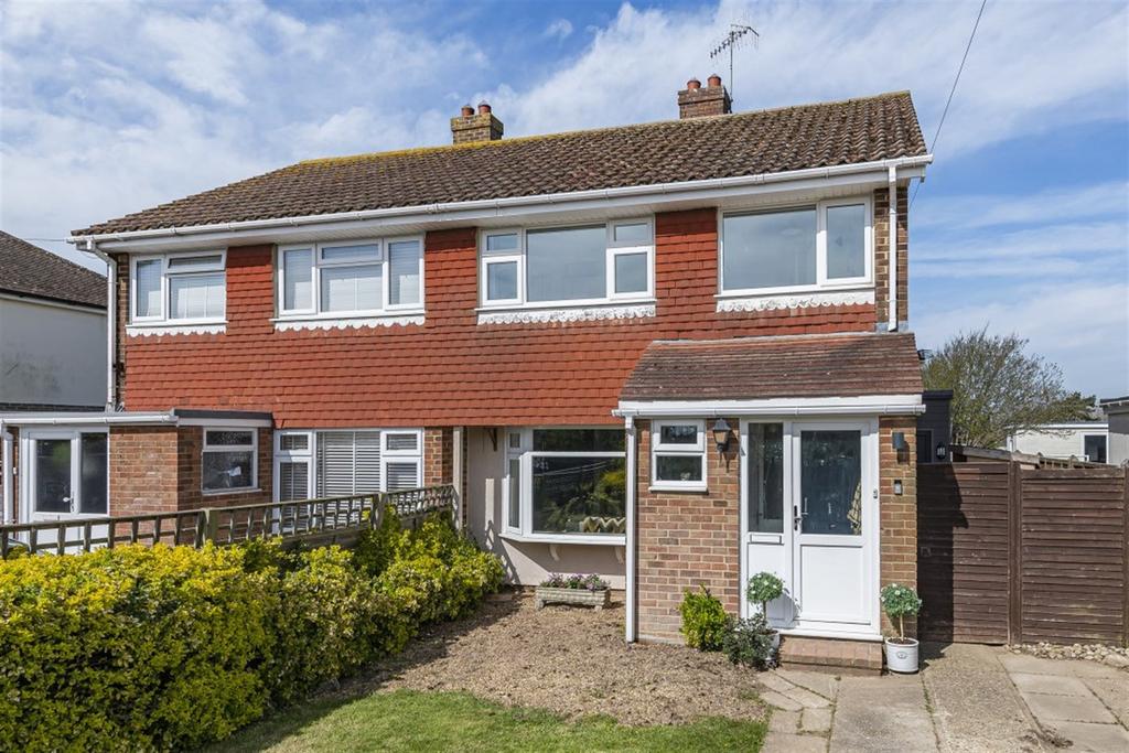 Chichester Road, Selsey, PO20 3 bed semidetached house £375,000