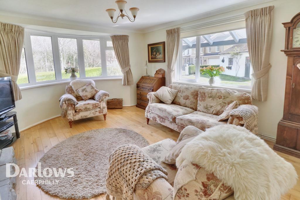 Main Road, Maesycwmmer 3 bed detached bungalow £330,000