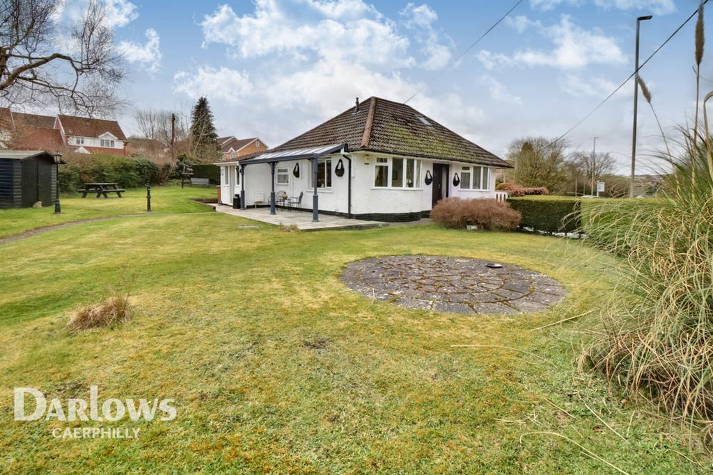Main Road, Maesycwmmer 3 bed detached bungalow £330,000