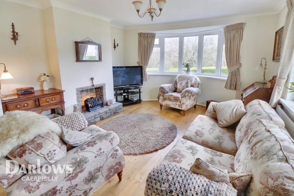 Main Road, Maesycwmmer 3 bed detached bungalow £330,000