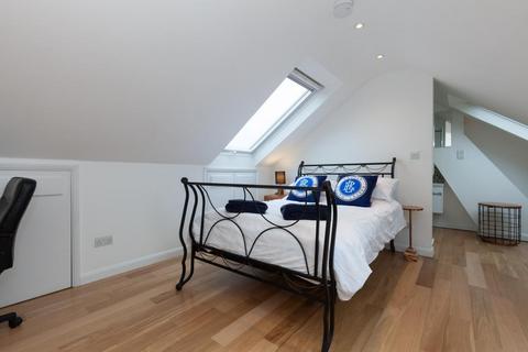3 bedroom flat to rent, Wharton Road,  Headington,  OX3