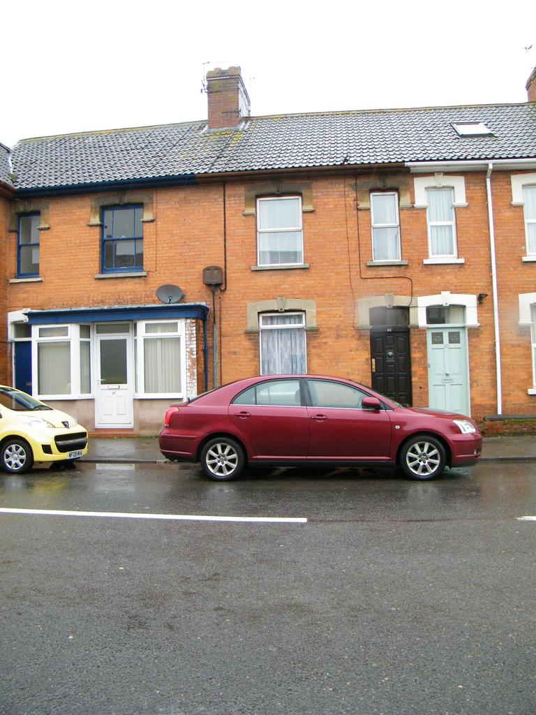 Fore Street, North Petherton TA6 1 bed flat £595 pcm (£137 pw)