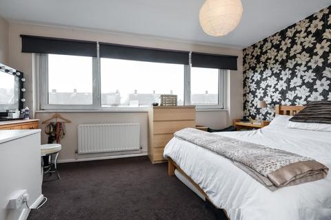 22 Carston Close, London, SE12 8DZ