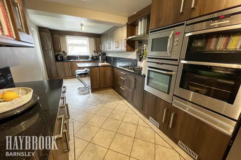 8 Farrow Close, Dodworth, Barnsley, S75 3TE