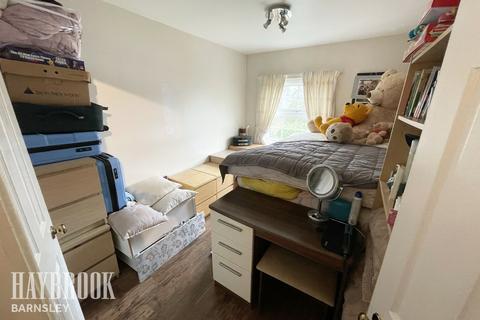 8 Farrow Close, Dodworth, Barnsley, S75 3TE
