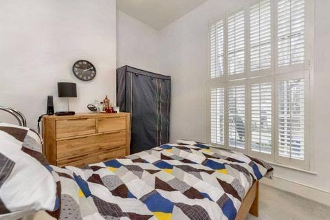 1 bedroom flat for sale, St. Augustines Road, London NW1