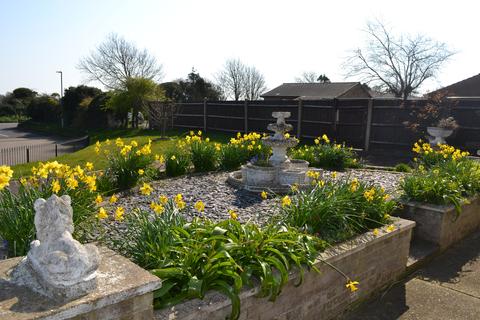 1 Langdon Close, St Margarets At Cliffe, Dover, CT15 6JP