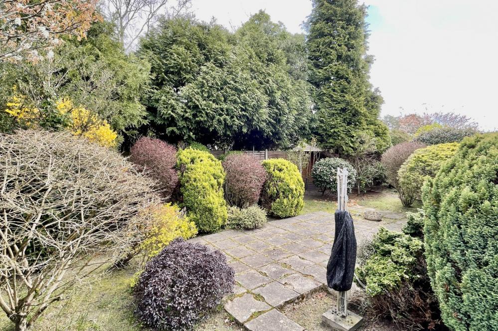 The Glade, Ashley Heath, Ringwood, BH24 2HR 4 bed bungalow for sale £