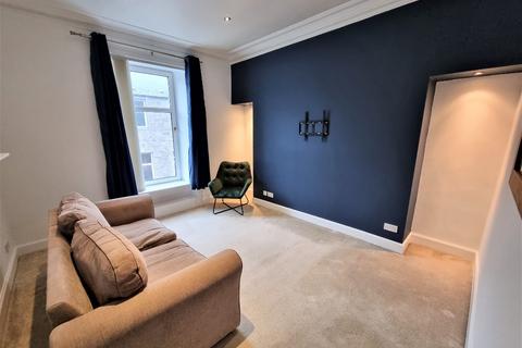 2 bedroom flat to rent, Hill Street, Rosemount, Aberdeen, AB25