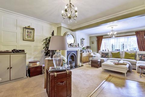 4 bedroom end of terrace house for sale - Ashford Road, Laleham, Staines Upon Thames, TW18