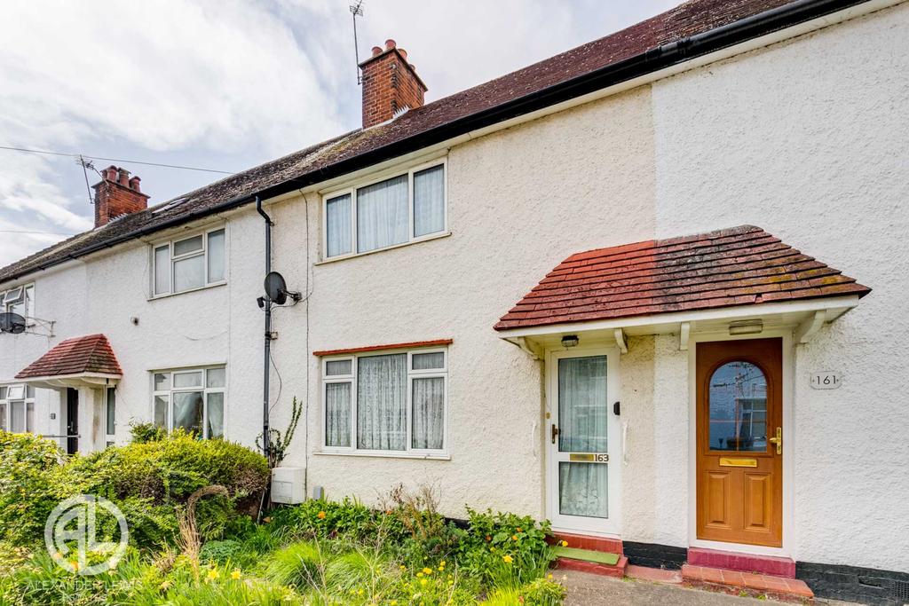 Glebe Road, Letchworth Garden City... 4 bed terraced house £285,000