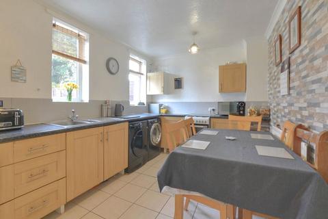 20 Longfield Road, Trowbridge, BA14 7AB