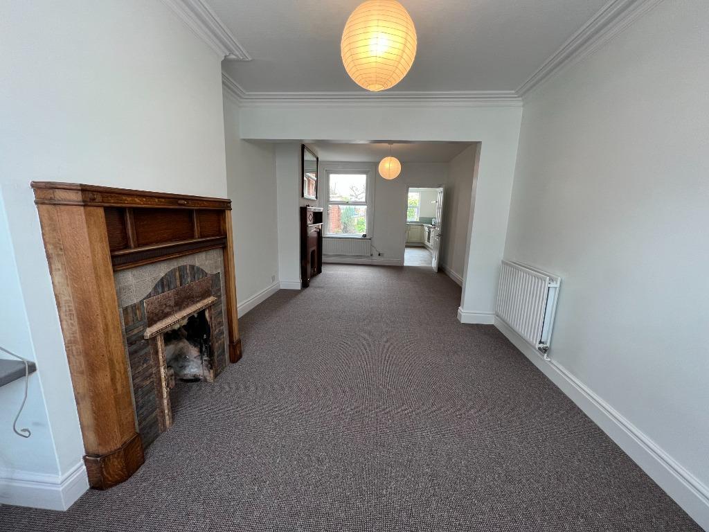 Anson Road, Wolverton, Milton Keynes, MK12 3 bed terraced house £1,300 pcm (£300 pw)